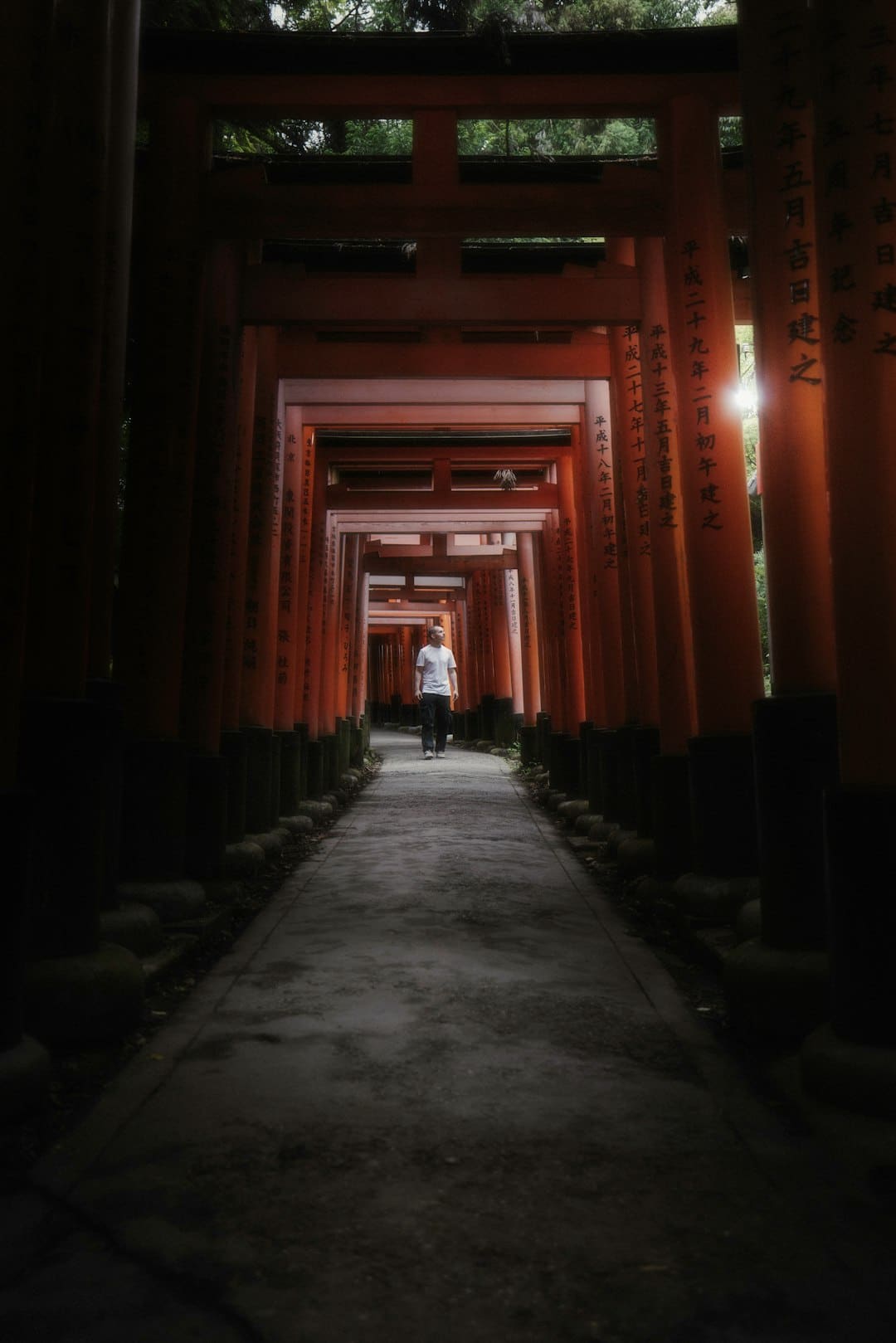 易烊千玺方回应与路人剐蹭 工作狗仔成心制作冲突